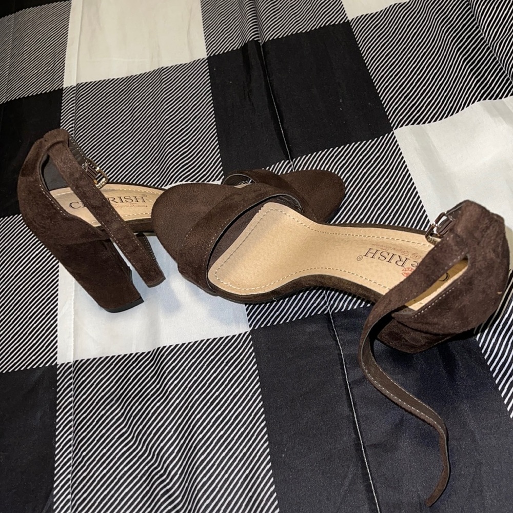 HIGH HEELS